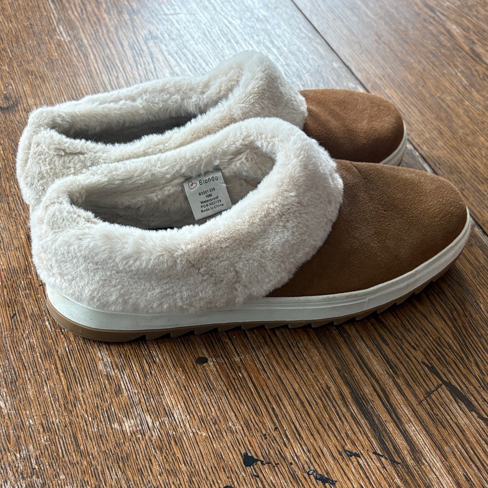 Blondo Suri Waterproof Slip-On Sneaker size 10M